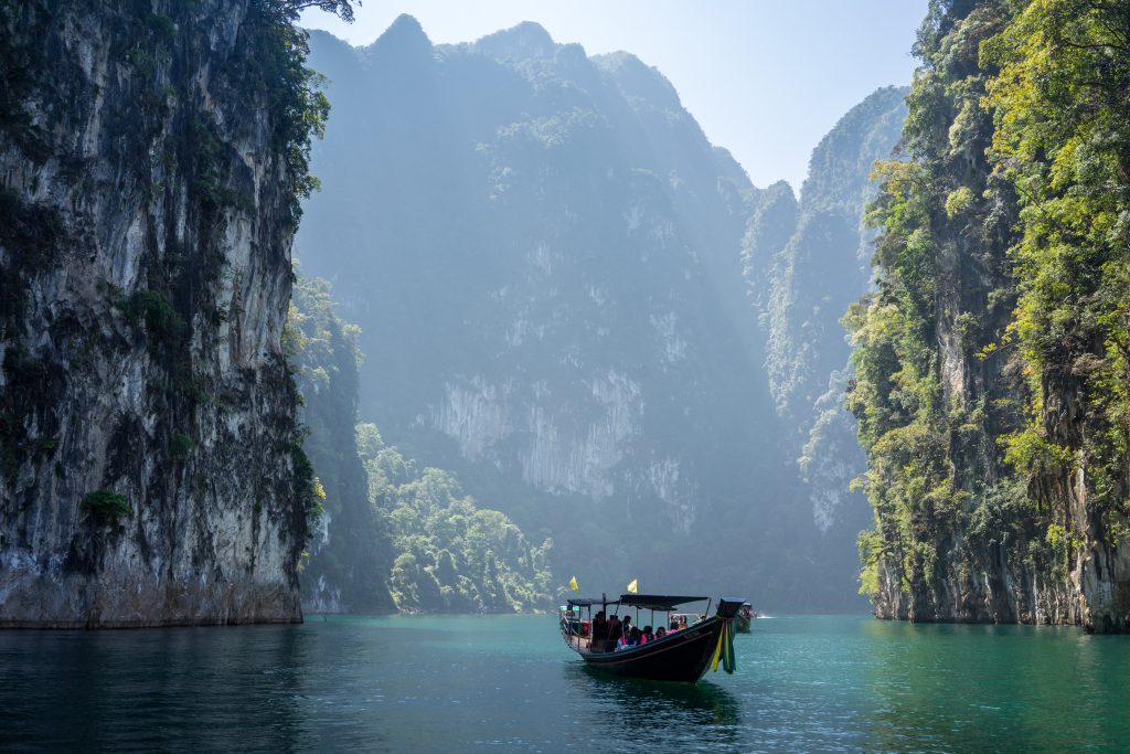 เริ่มต้น 5,000 บาทต่อคน 
          จังหวัด ภูเก็ต, พังงา,เกาะพีพี,เกาะสมุย, เกาะพงัน, เกาะเต่า, เกาะช้าง, เกาะเสม็ด, เกาะกูด, เชียงใหม่, เขาใหญ่, พัทยา ที่เมืองไทยเรามีกิจกรรมการท่องเที่ยงที่หลากหลายทั้งการท่องเที่ยวทางทะเล การท่องเที่ยวนิเวศน์ป่าเขา การท่องเที่ยวชุมชน การท่องเที่ยวเชิงวัฒนธรรม ที่จะมีเพียงแค่คุณ และคนพิเศษของคุณเท่านั้นที่จะใช้บริการ