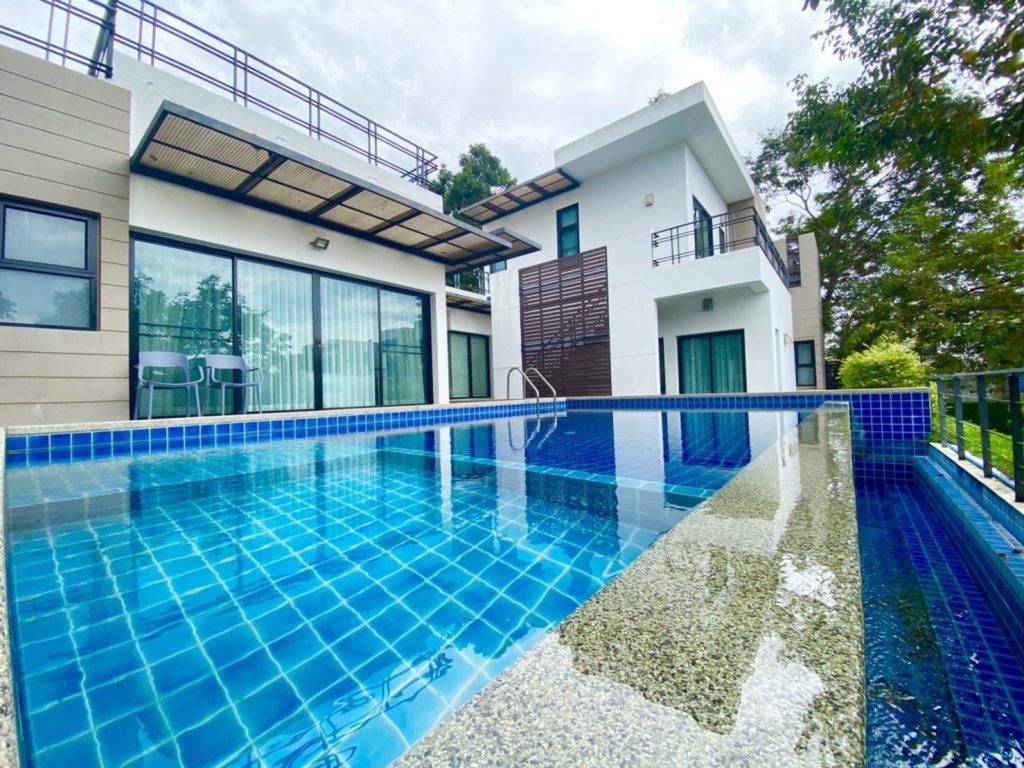 Lake View Pool Villa 28, Pattaya