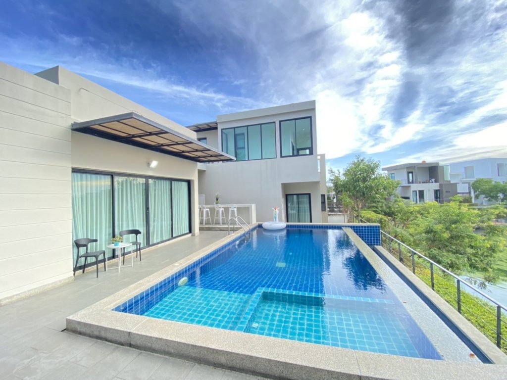 Lake View Pool Villa 30, Pattaya